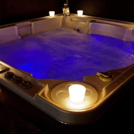 Exclusive Comfortable Villa With Jacuzzi Villa